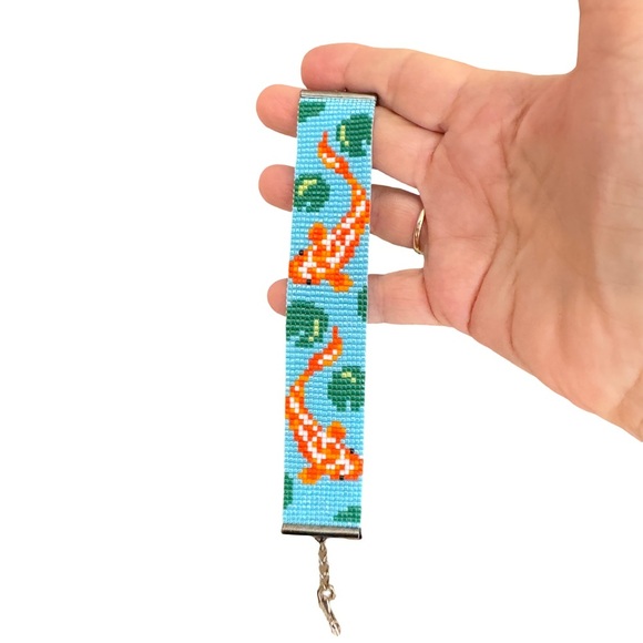 Hand Crafted Blue and Orange Beaded Koi Fish Bracelet Toggle Closure 7.1” - Picture 5 of 6